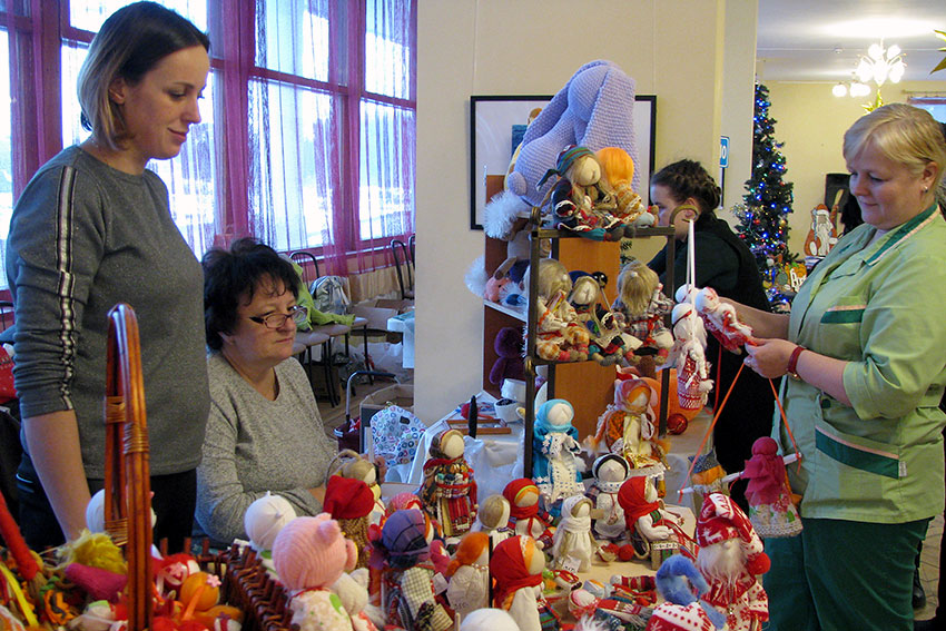 Рождественская сказка: в Сортавала прошла шестая благотворительная ярмарка изделий ручной работы
